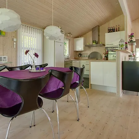Four-bedroom Holiday In * Hals