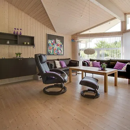 Four-bedroom Holiday In * Hals