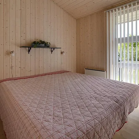 펜션 Four-bedroom Holiday In *
