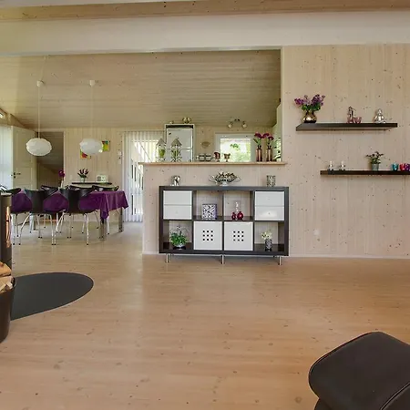 펜션 Four-bedroom Holiday In *