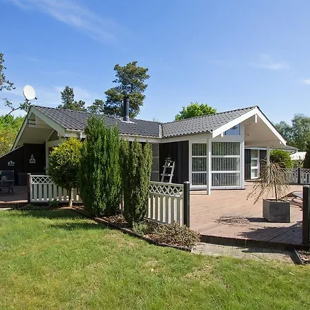 Four-bedroom Holiday In * Hals